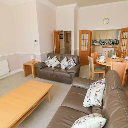 6 South Beach Court Тенби Экстерьер фото