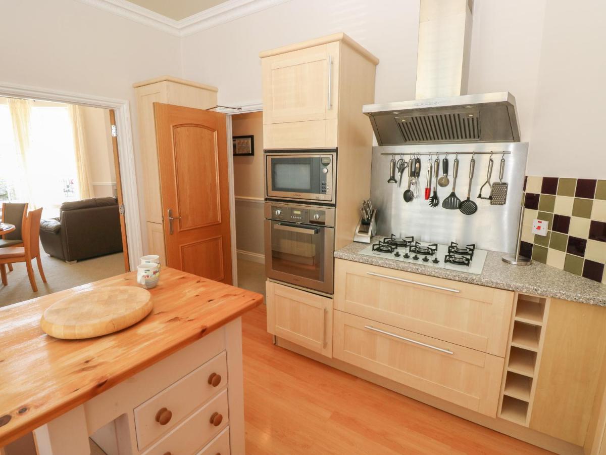 6 South Beach Court Тенби Экстерьер фото